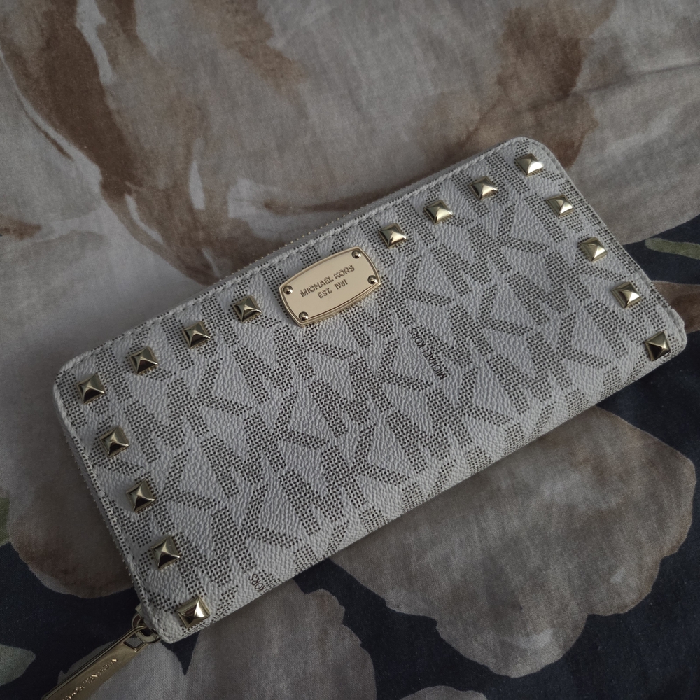 Michael Kors Jet Set White Studded Women's Wallet